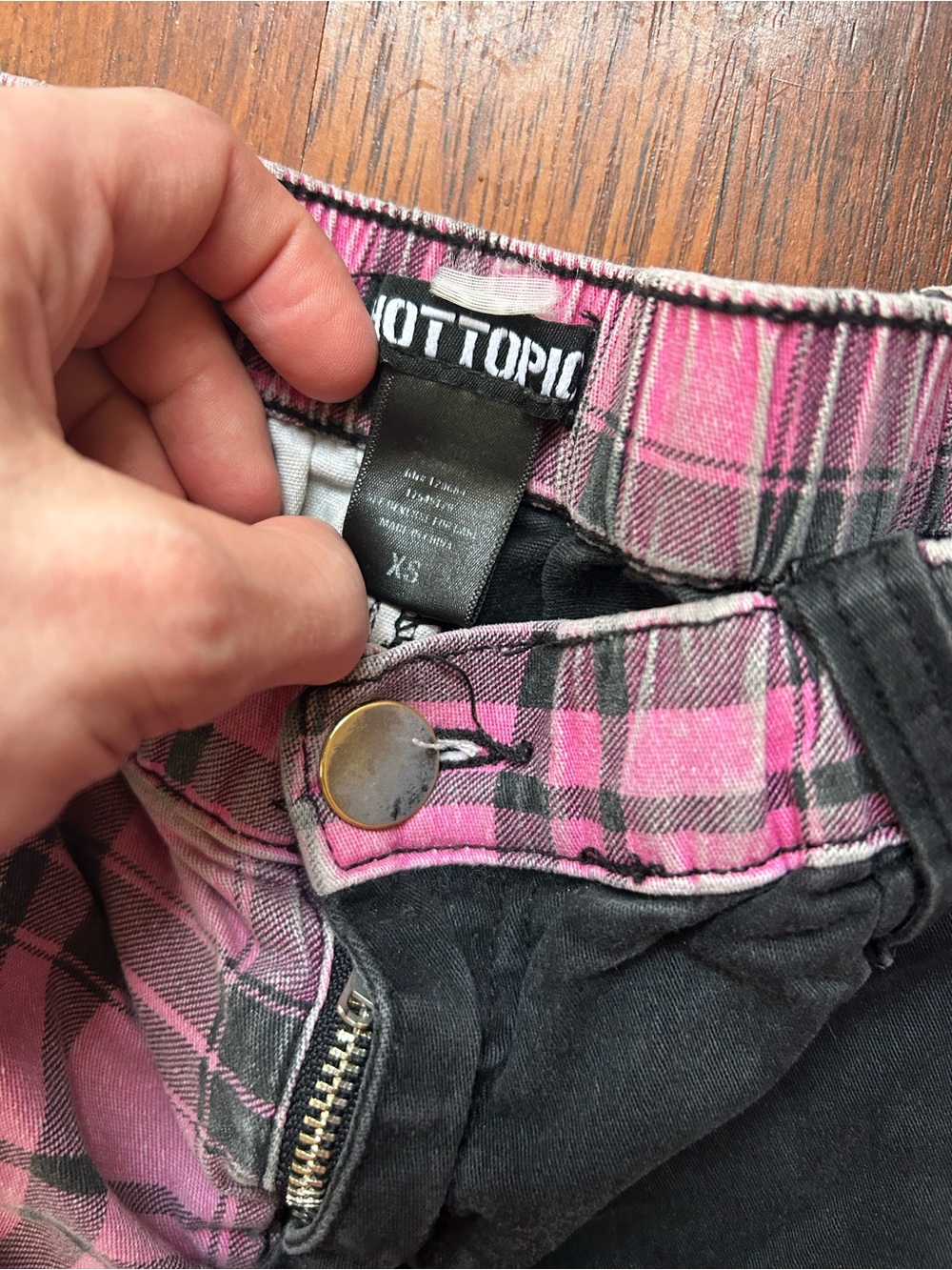 Hot Topic Pink Plaid and Black Two-Tone Cargo Joggers - Picture 3 of 5